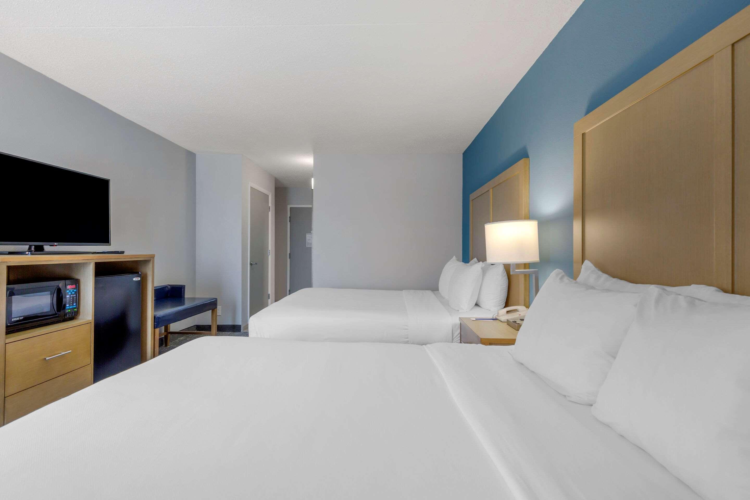 Comfort Inn & Suites Alexandria West Екстер'єр фото