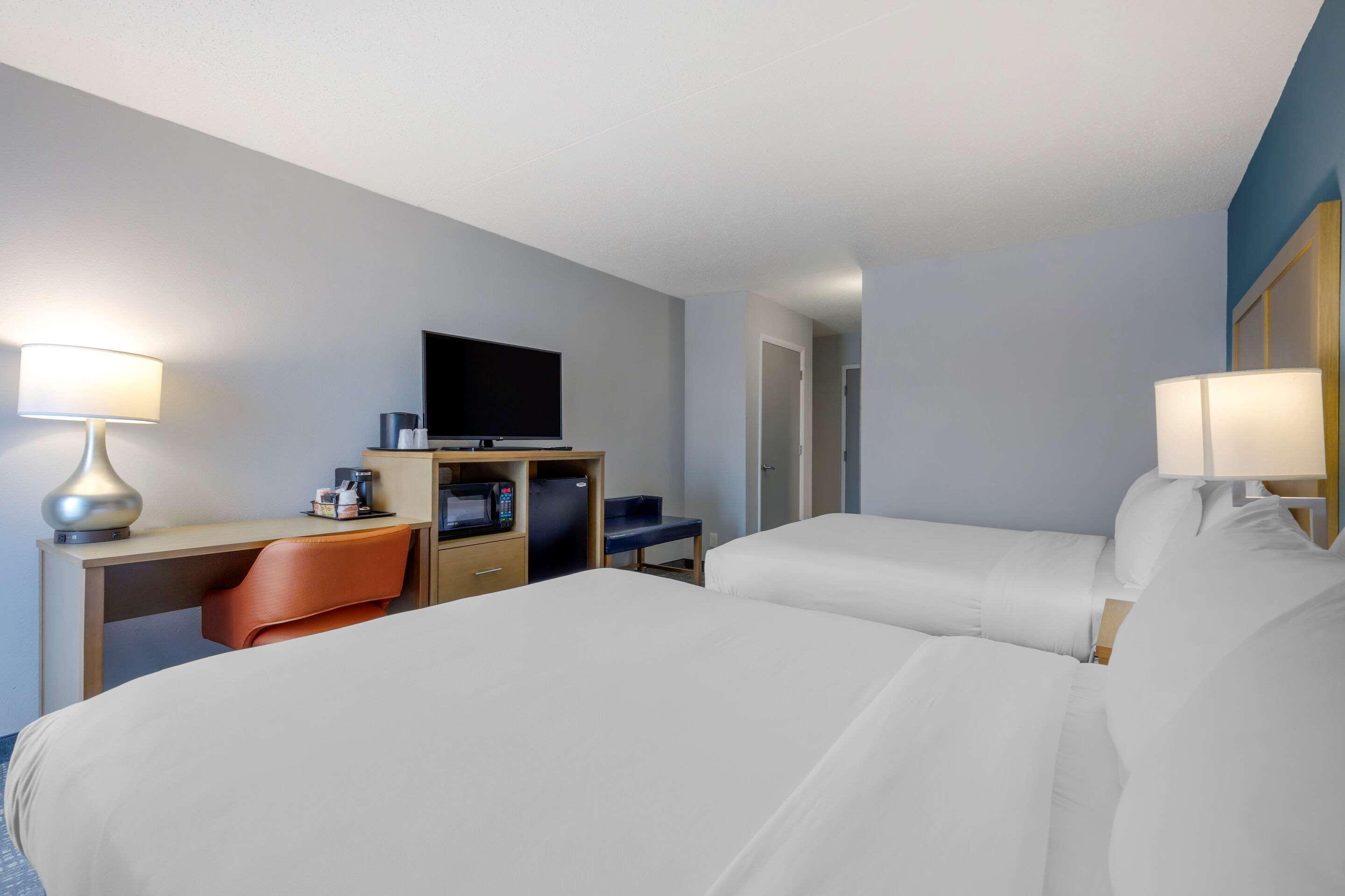 Comfort Inn & Suites Alexandria West Екстер'єр фото
