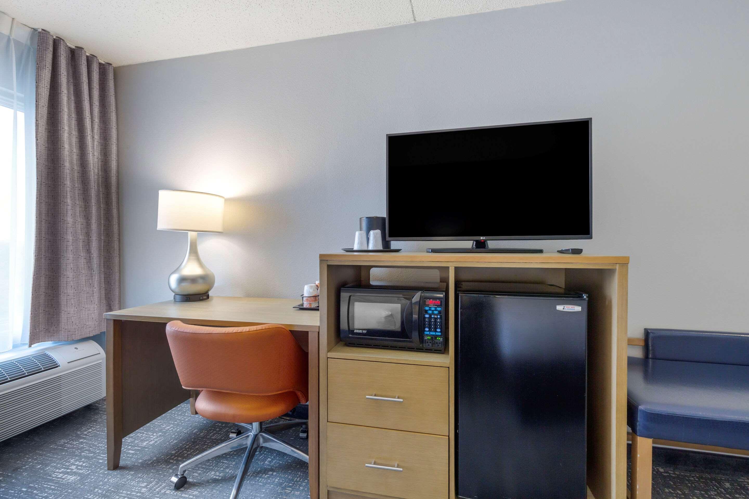 Comfort Inn & Suites Alexandria West Екстер'єр фото