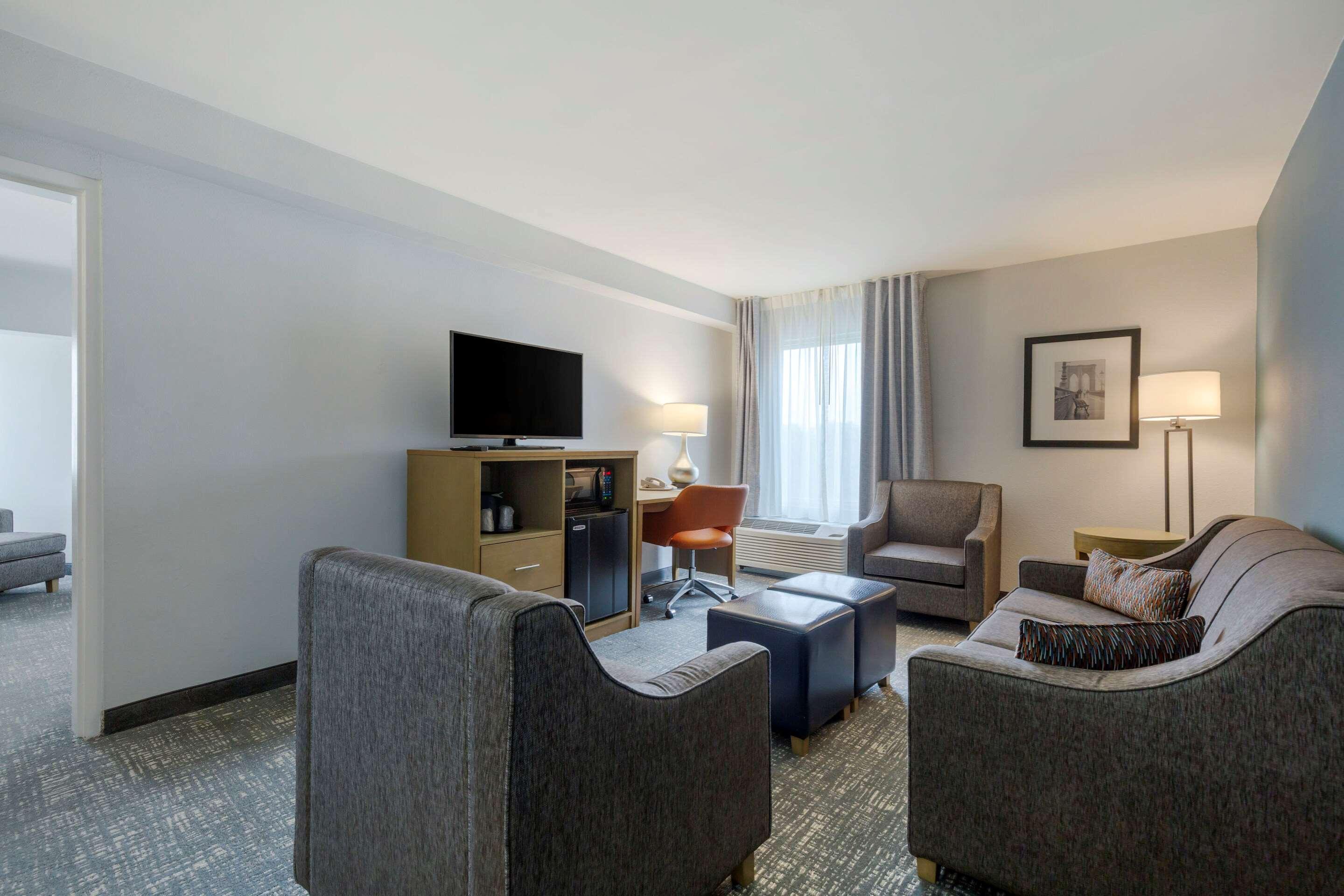 Comfort Inn & Suites Alexandria West Екстер'єр фото
