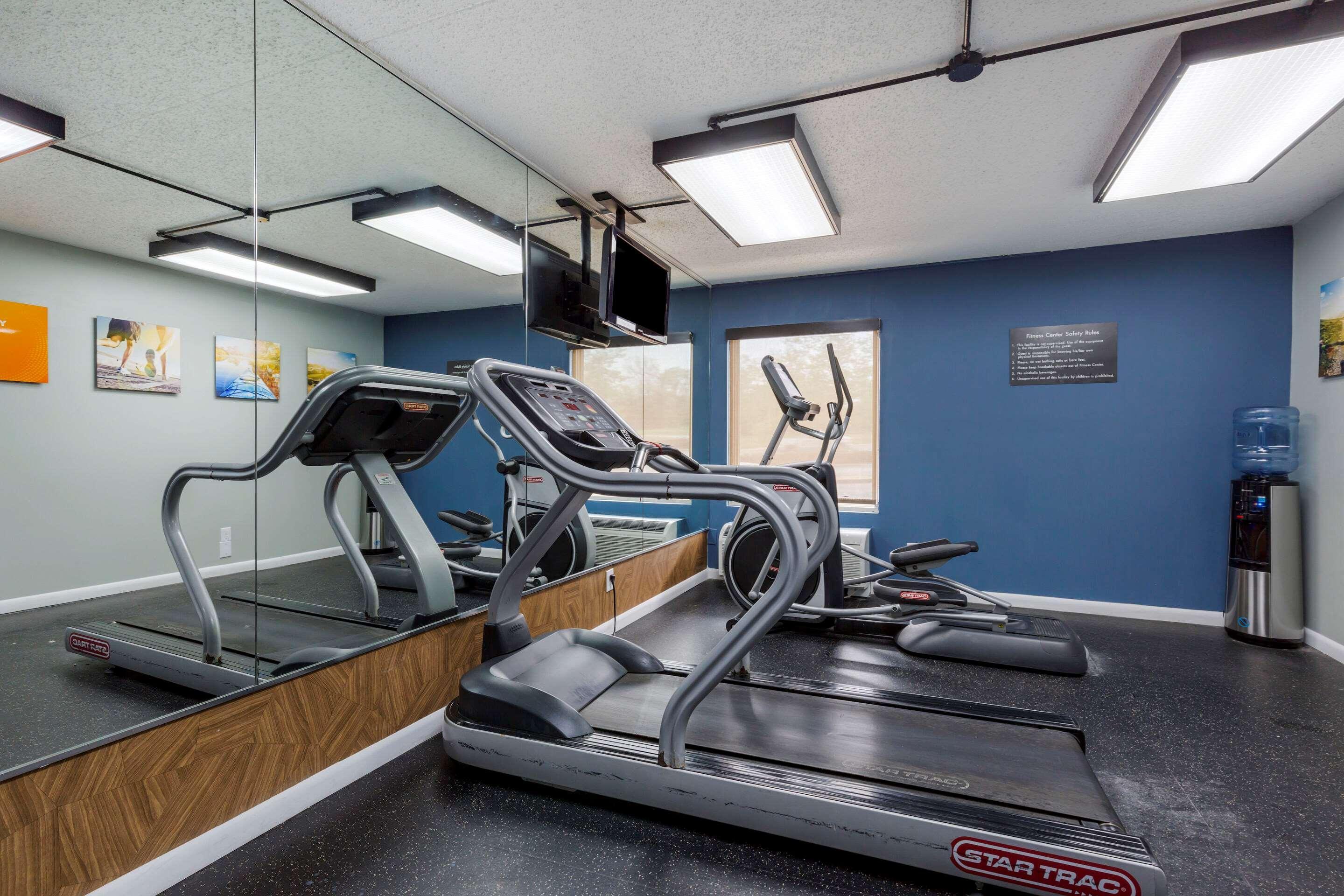 Comfort Inn & Suites Alexandria West Екстер'єр фото