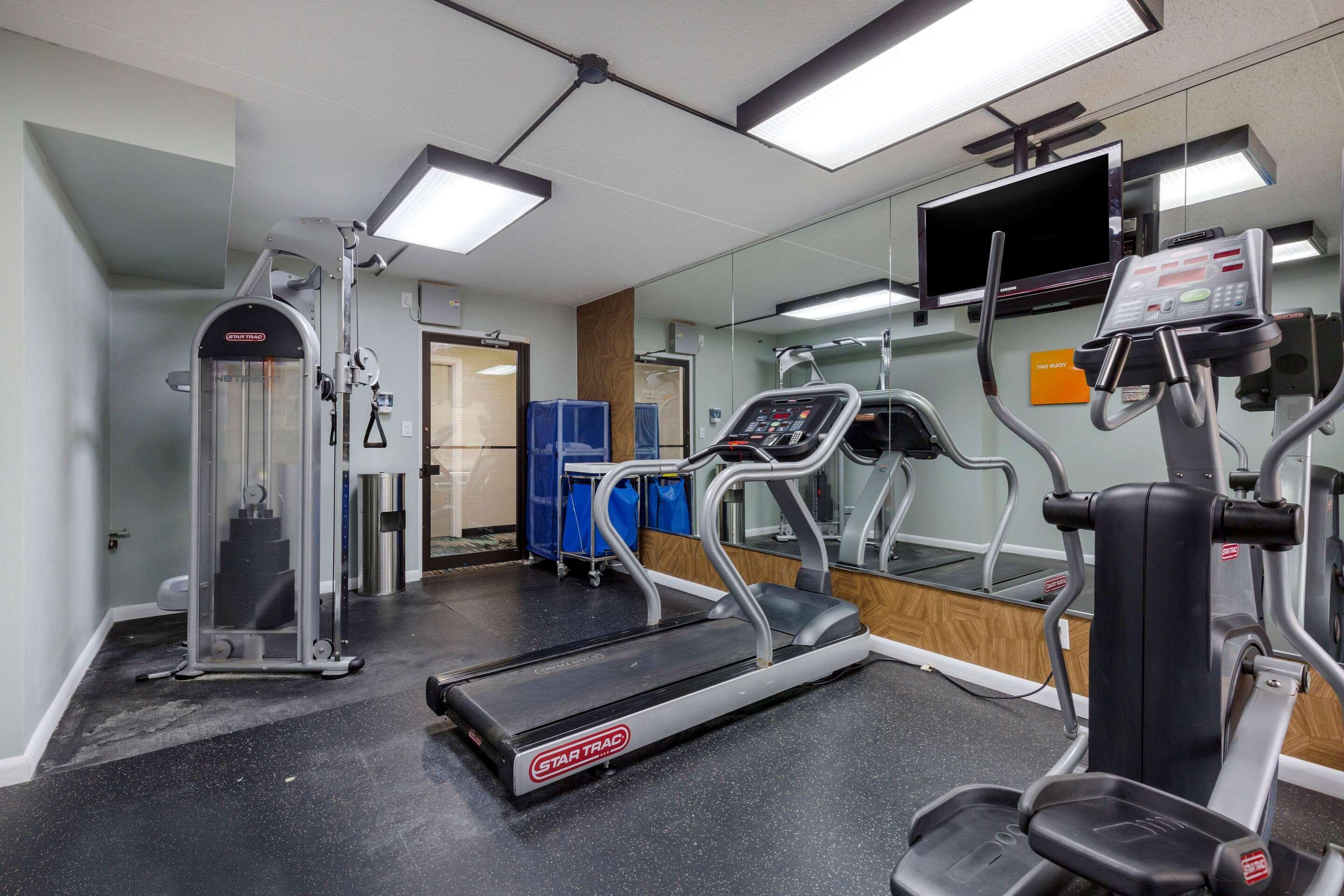 Comfort Inn & Suites Alexandria West Екстер'єр фото