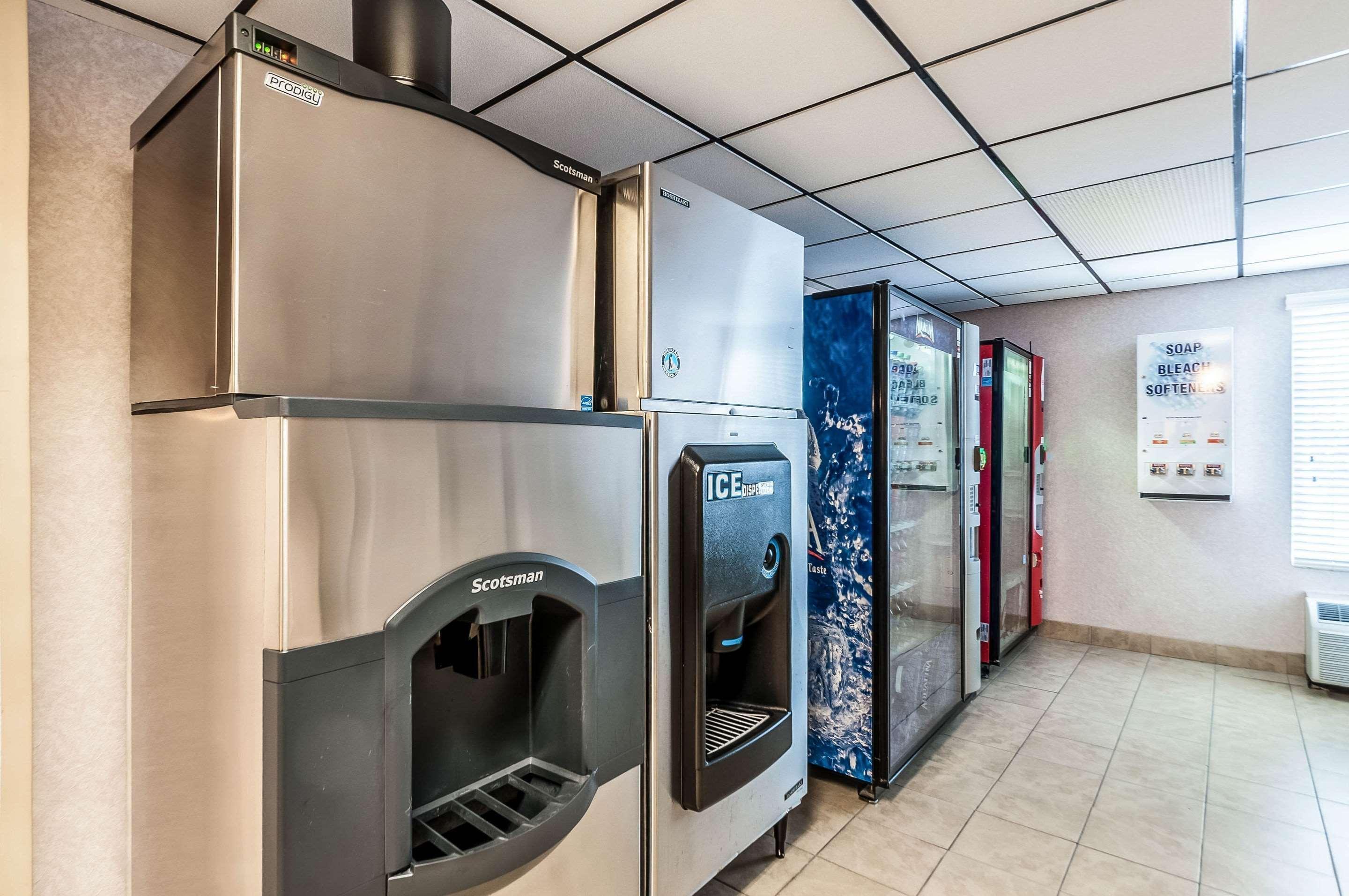 Comfort Inn & Suites Alexandria West Екстер'єр фото