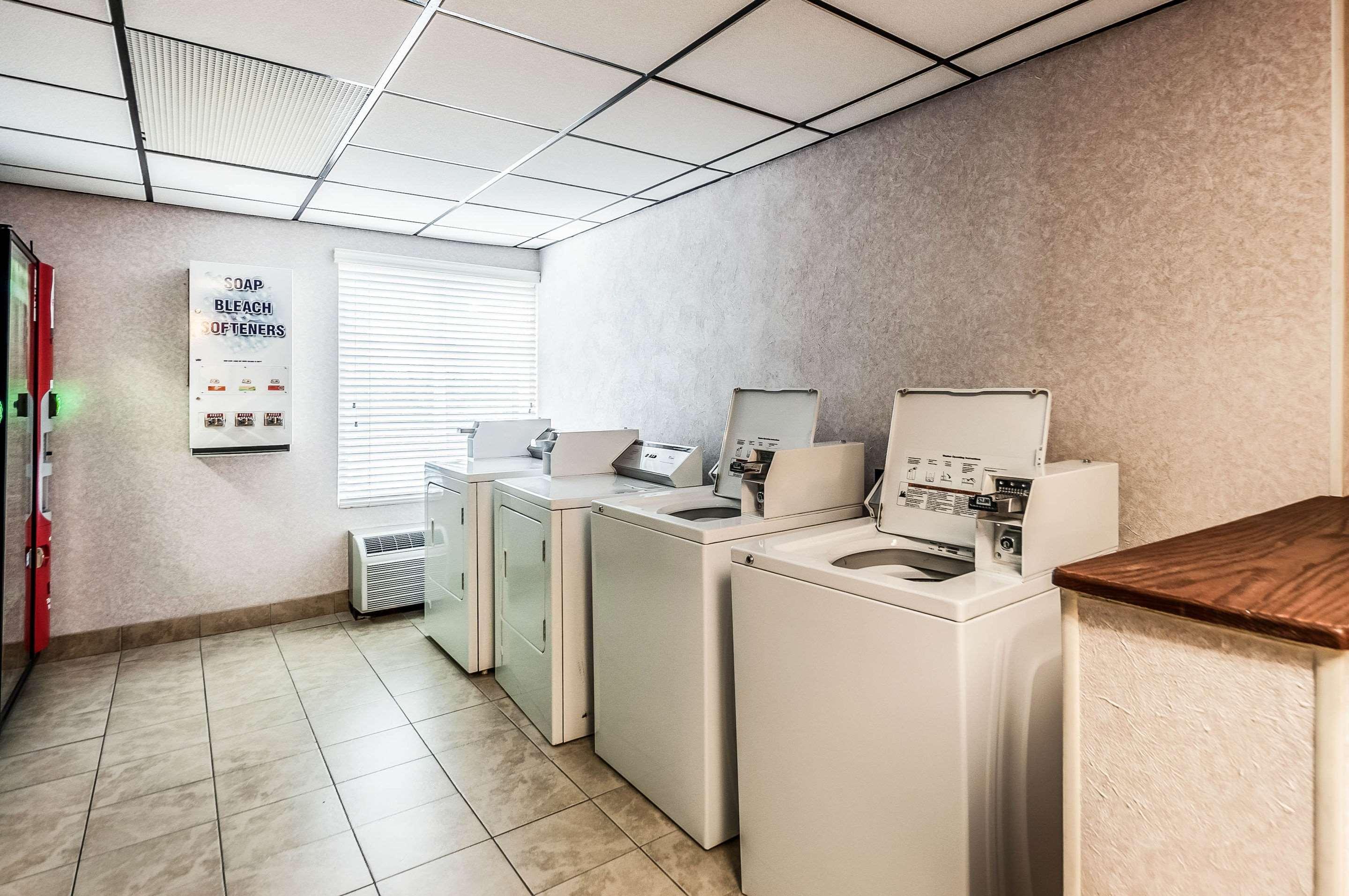 Comfort Inn & Suites Alexandria West Екстер'єр фото